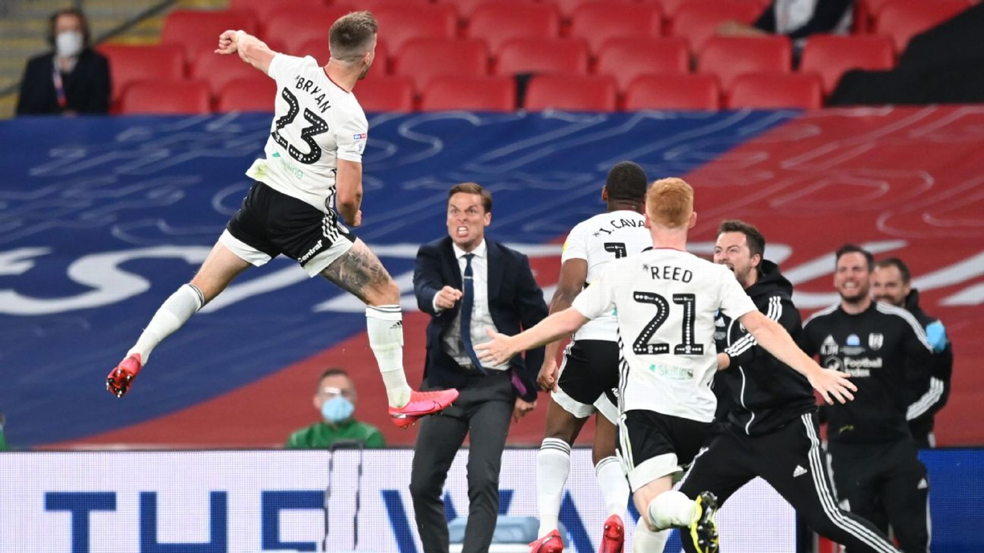 比的球迷群 比的球迷群