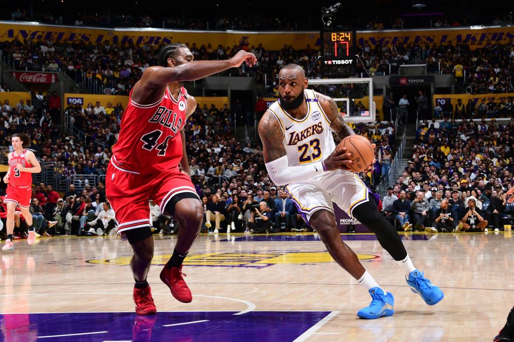 持稳定表现 持稳定表现