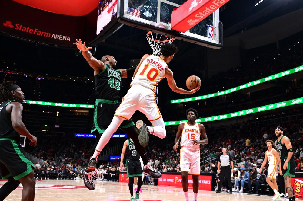 到他坐在看 到他坐在看